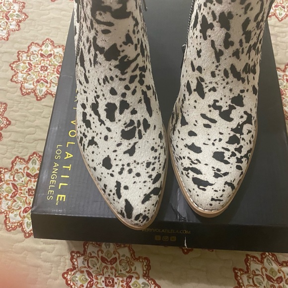 Very Volatile Gracemont Boot- Chocolate Chip - Picture 8 of 13